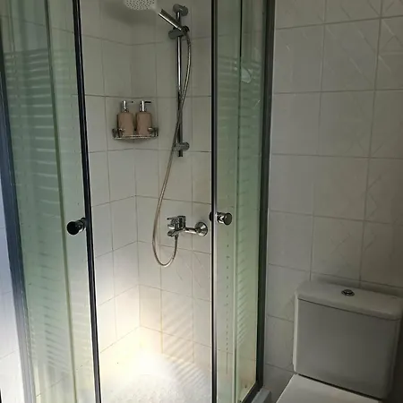 Melistia In Sani Сasa de vacaciones