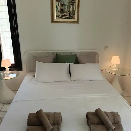 Melistia In Sani Сasa de vacaciones *